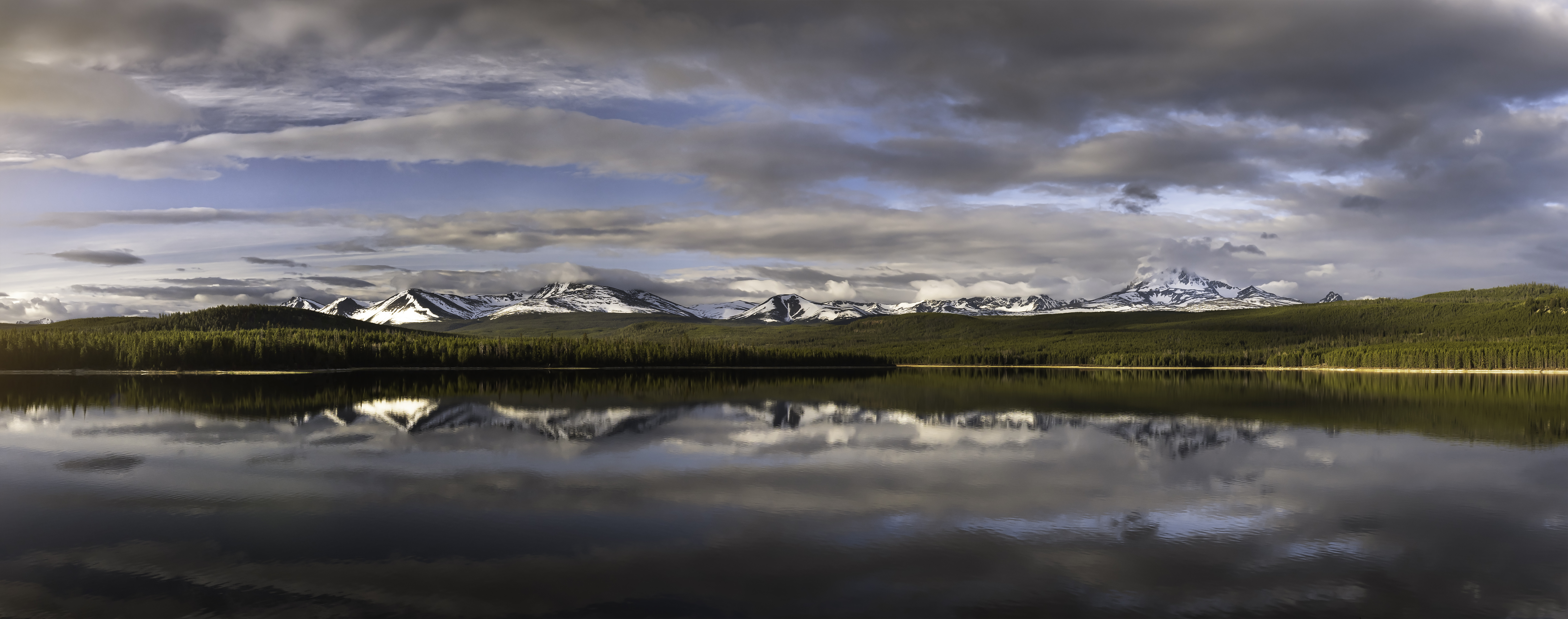 Chaunigan Lake Lodge